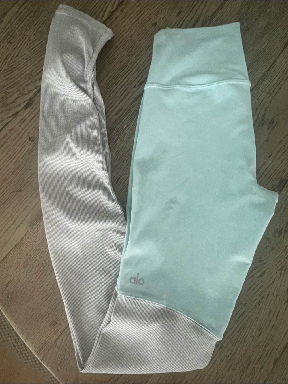 ALO High Waist goddess Leggings Two-Toned. Tiffany Blue and Ribbed Grey. Size SM